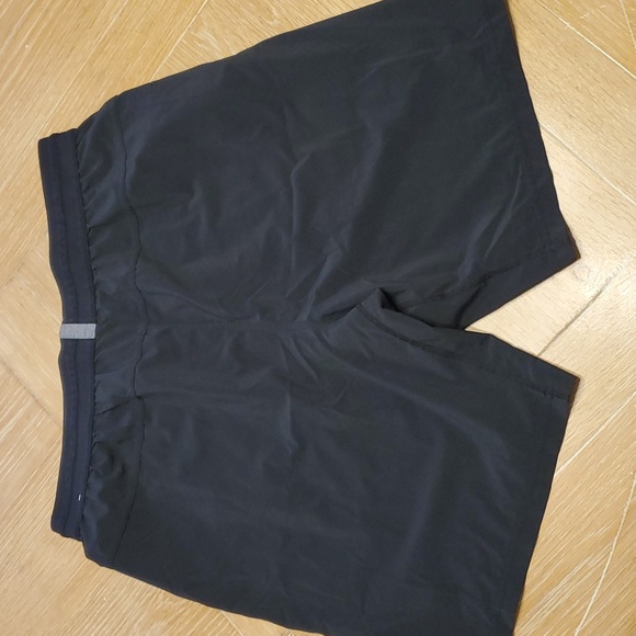 NIKE Athletic Shorts - Picture 4 of 5